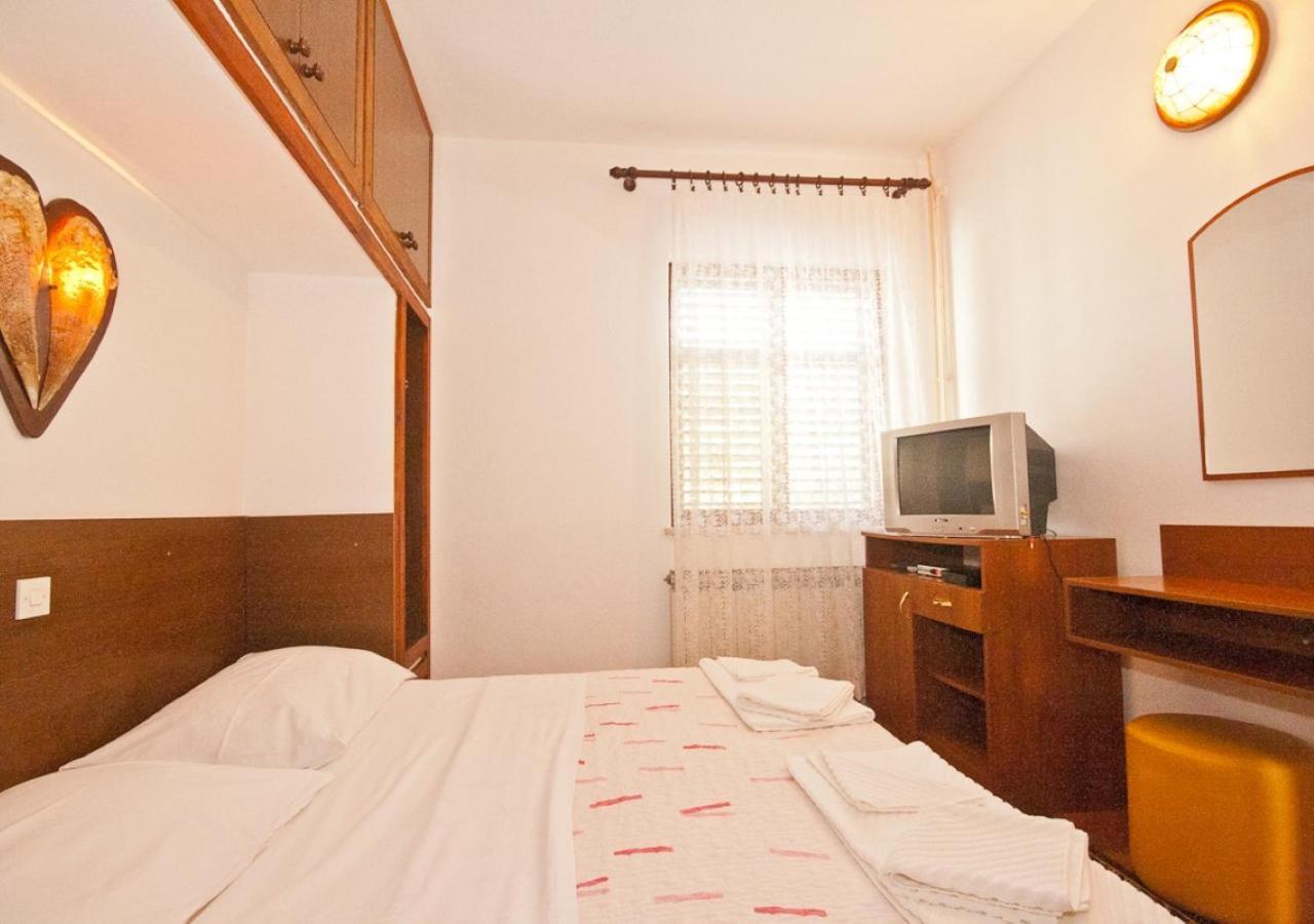 Apartments Surfinia Baška Buitenkant foto
